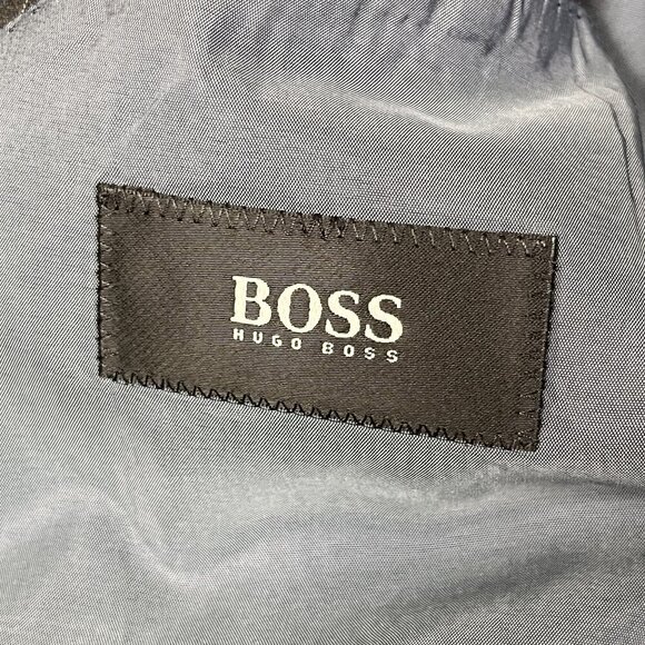 Hugo Boss 3 Button 100% Virgin Wool Grey Pinstripe Suit Flynn Vegas Suit Size 40 - Picture 7 of 13